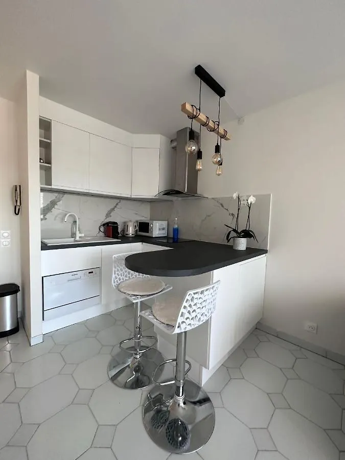 Studio Antibes Port Vauban. Apartment