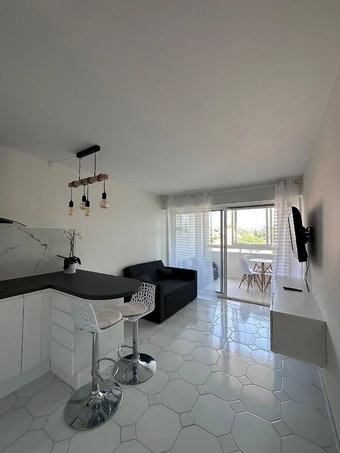 Apartment Studio Antibes Port Vauban. France