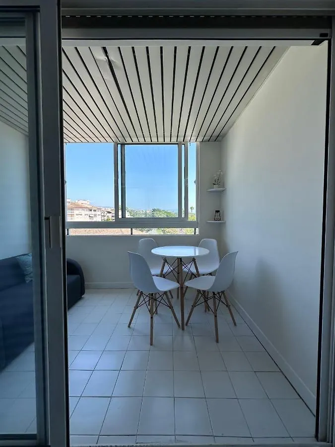 Studio Antibes Port Vauban.