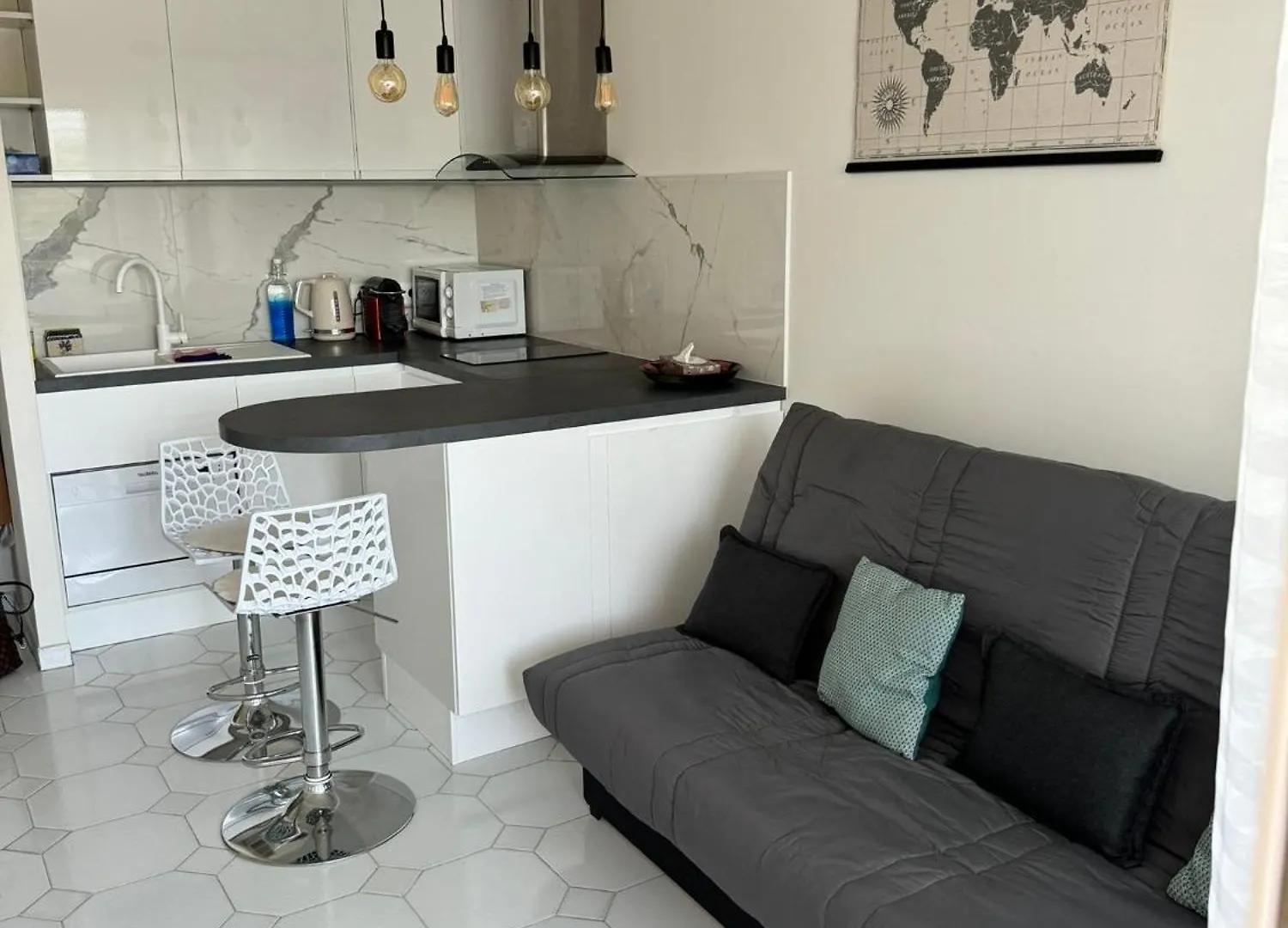 Studio Antibes Port Vauban. Apartment