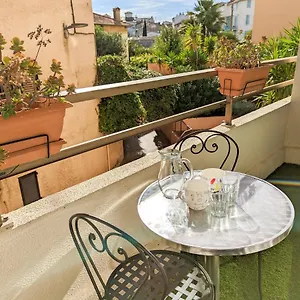Apartment Les Beaux Jours - Calm & Sunny Balcony, Antibes